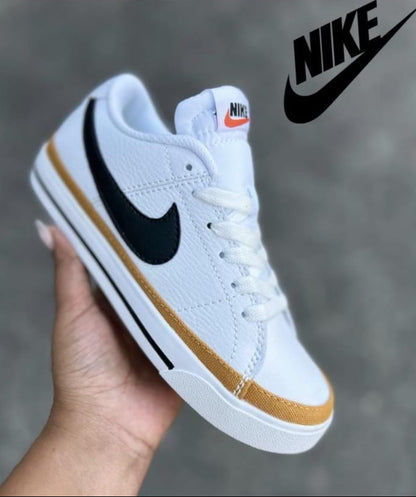 NIKE LEGACY COURT