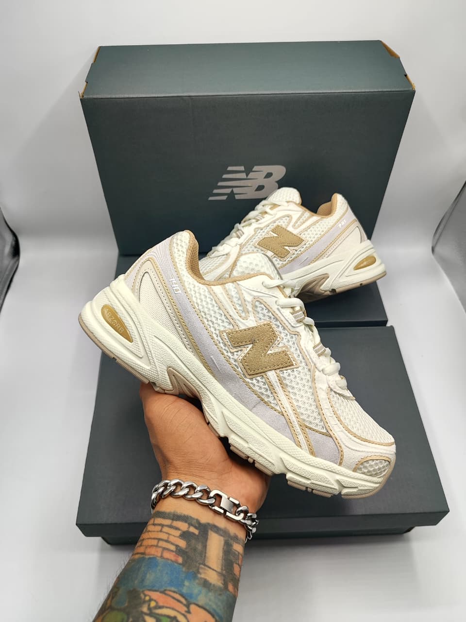 NEW BALANCE 740