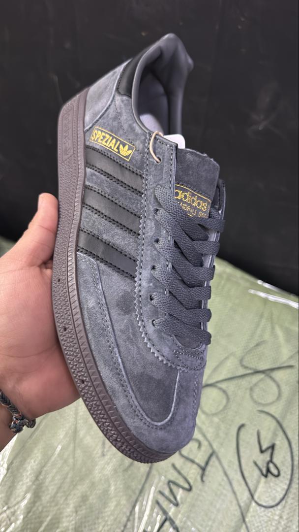 ADIDAS SPEZIAL