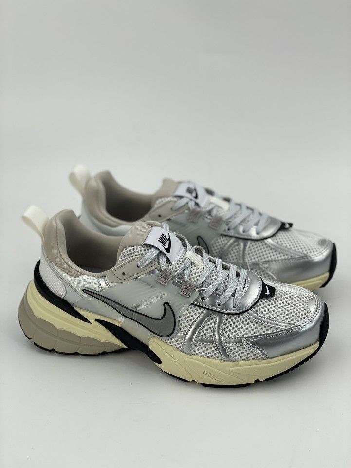 NIKE V2K RUN