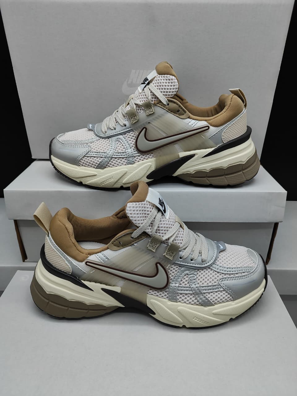 NIKE V2K RUN