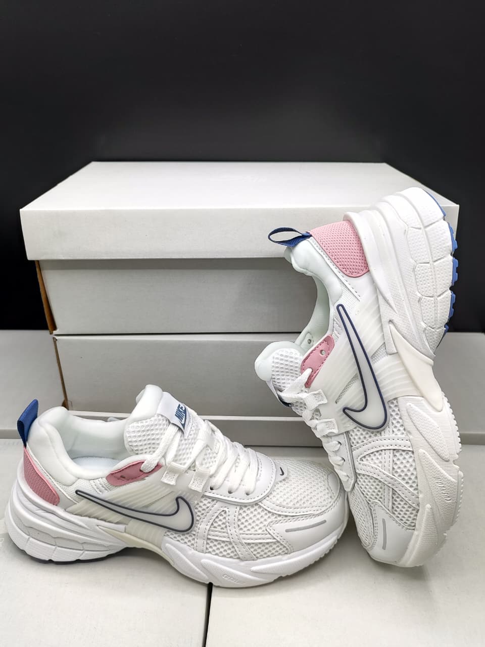 NIKE V2K RUN