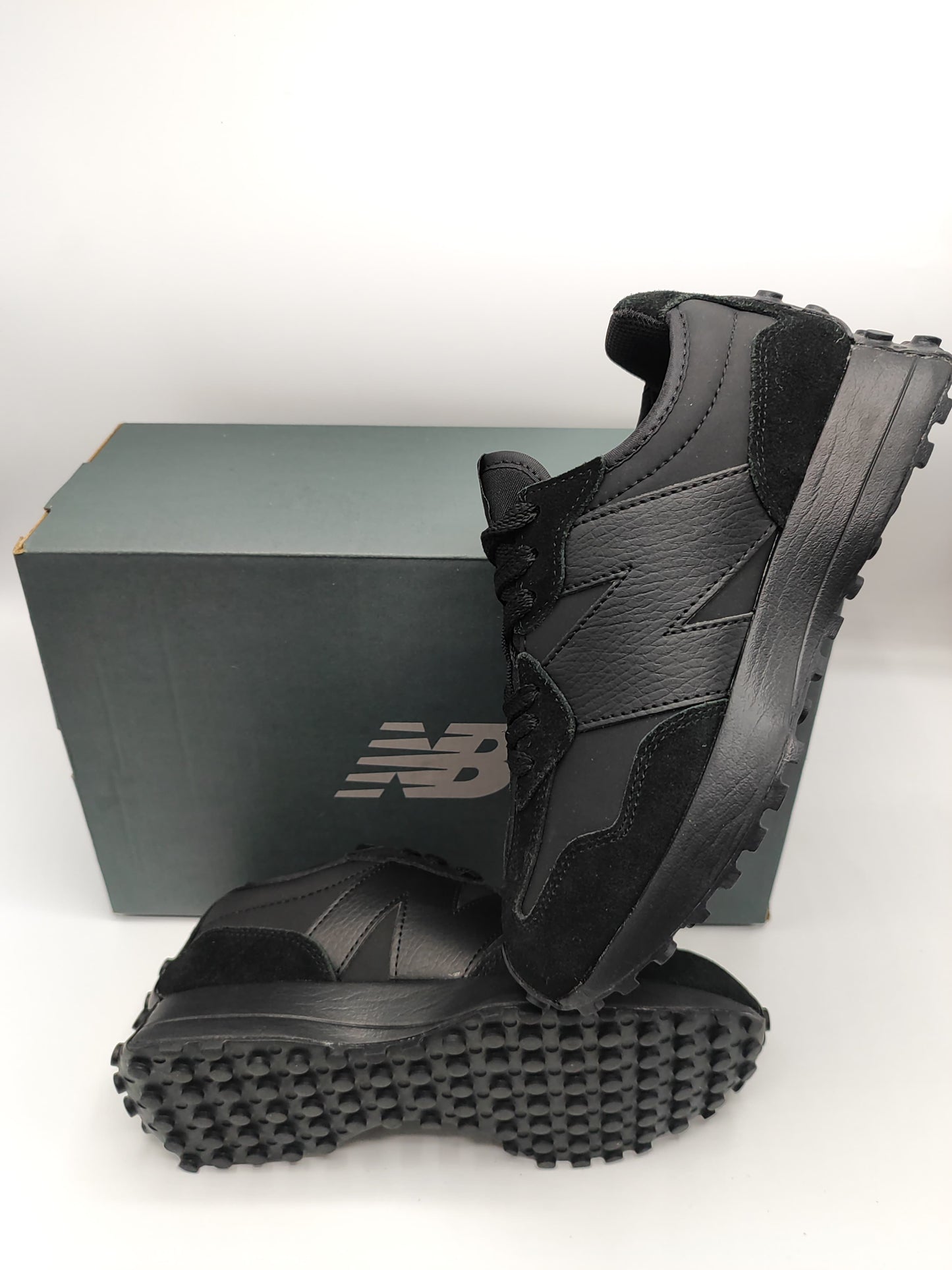 NEW BALANCE 327
