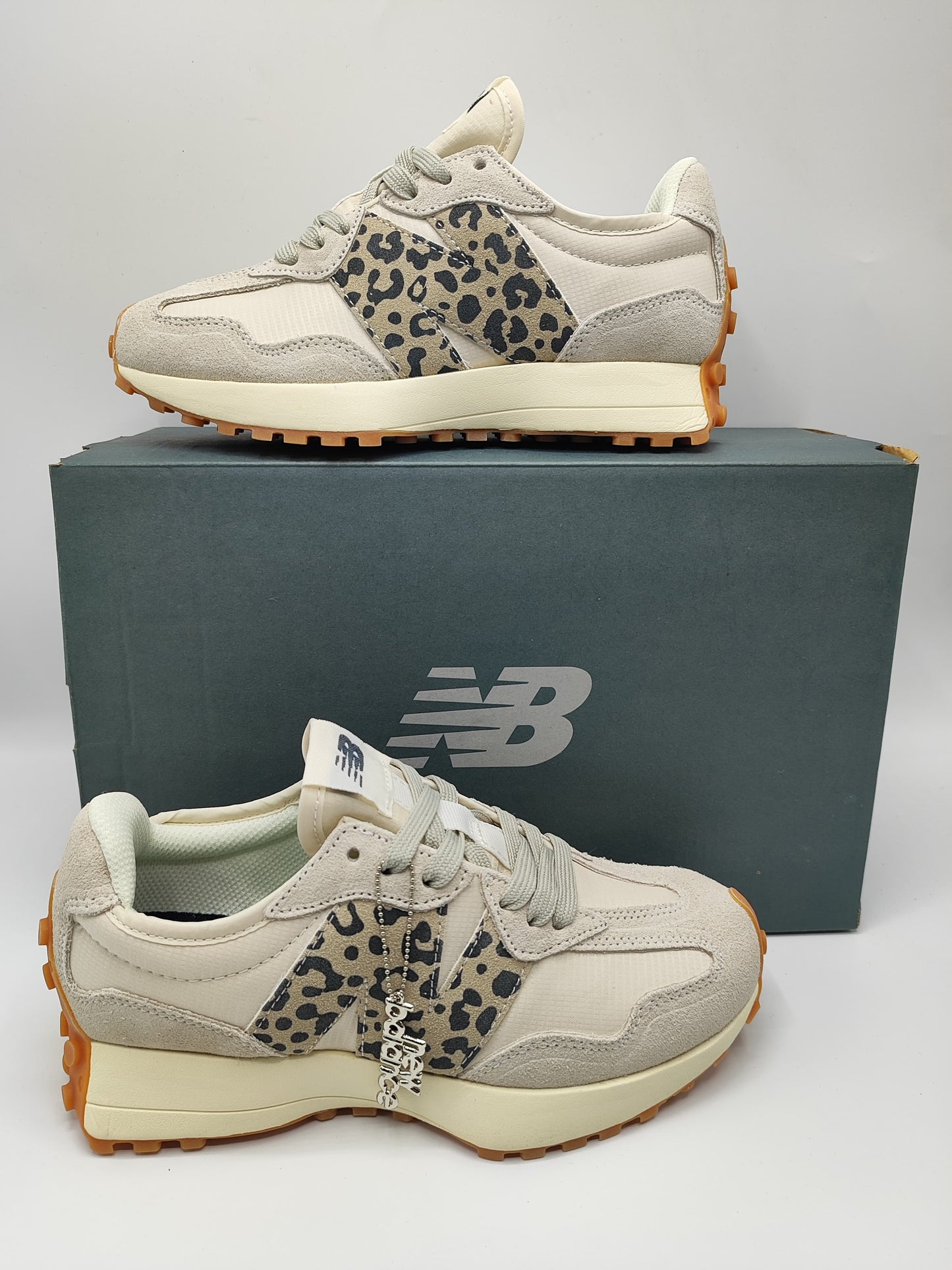 NEW BALANCE 327