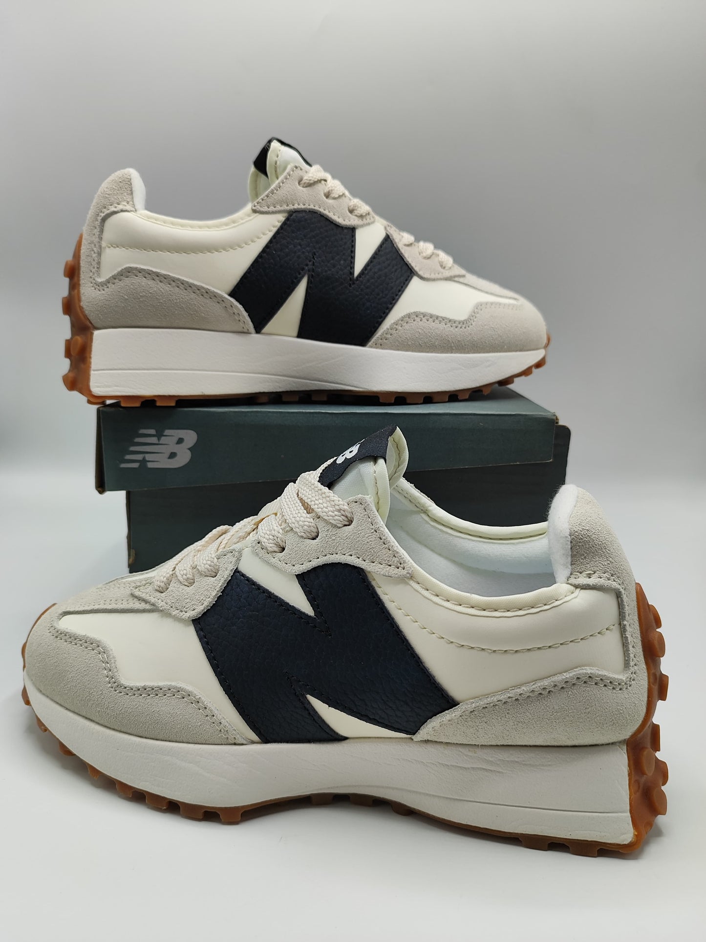 NEW BALANCE 327