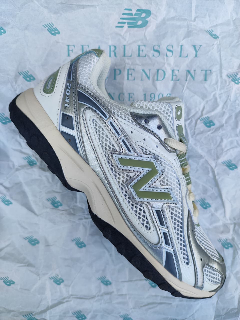 NEW BALANCE 204L