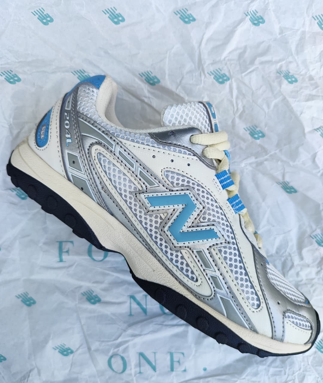 NEW BALANCE 204L